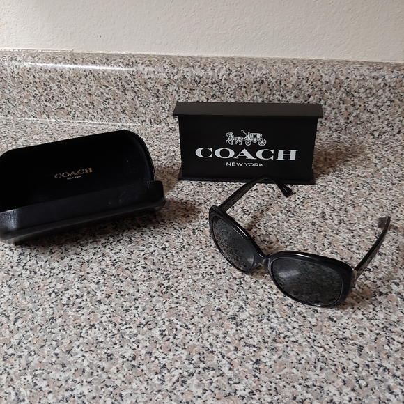 Coach sunglasses - Picture 2 of 3